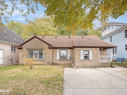 8014 Anchor Bay Dr, Clay, MI, 48001-3600 | Card Image