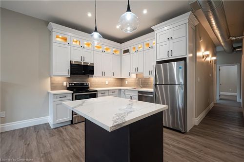 1-145 Wellington St N, Hamilton, ON, L8R1N4 | Card Image
