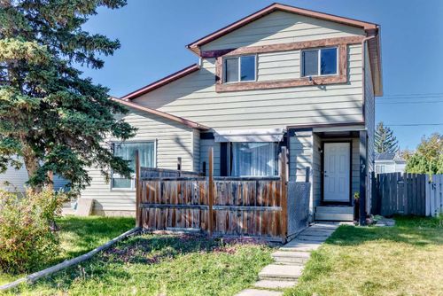 197 Cedardale Rd Sw, Calgary, AB, T2W5A8 | Card Image