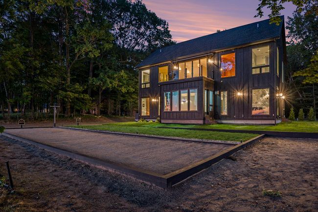 2578 Lakeshore Dr, House other with 3 bedrooms, 4 bathrooms and null parking in Fennville MI | Image 16