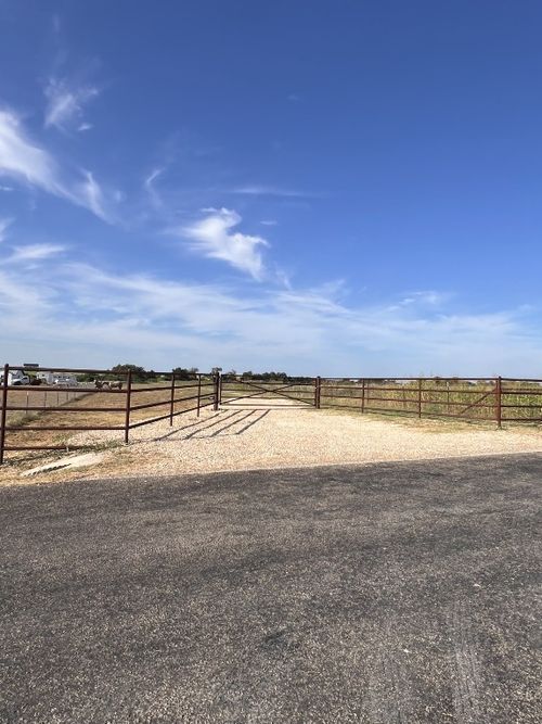 700 County Road 330, Granger, TX, 76530-5360 | Card Image