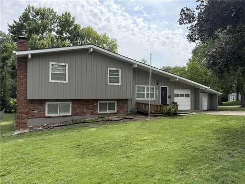 401 E 90th Ter, Kansas City, MO, 64131-2979 | Card Image