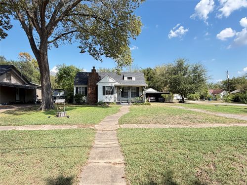 209 S Canton St, Mexia, TX, 76667-3312 | Card Image
