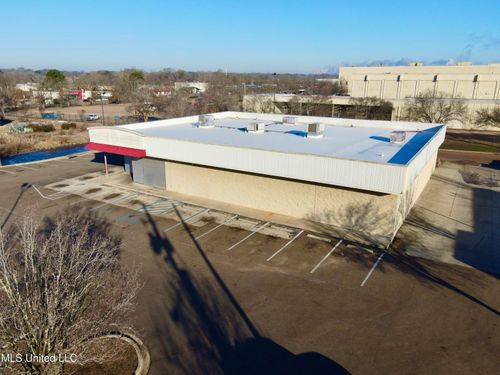 320 W Woodrow Wilson Ave, Jackson, MS, 39213-7649 | Card Image