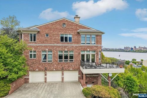 2 Ascot Way, Fort Lee, NJ, 07024-1813 | Card Image