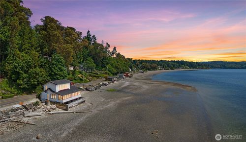 24186 Vashon Hwy Sw, Vashon, WA, 98070-7661 | Card Image