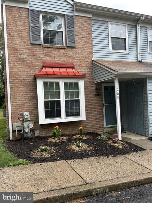 200 Brookwood Dr, AMBLER, PA, 19002-5025 | Card Image