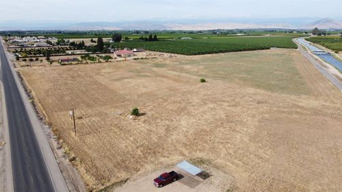 836 S Academy Ave, Sanger, CA, 93657-9304 | Card Image