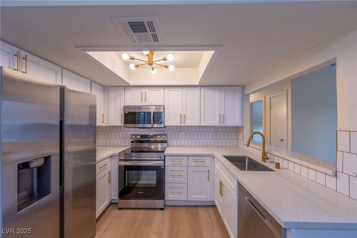 unit-d-5040 Spencer St, Las Vegas, NV, 89119-2026 | Card Image