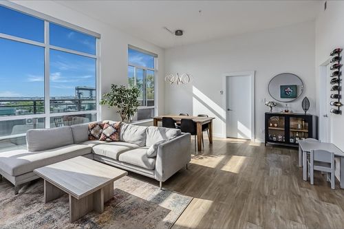 403-615 E 3rd St, North Vancouver, BC, V7L0G3 | Card Image