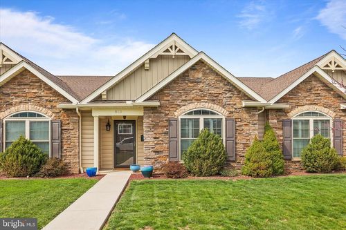 813 W Middle St, HANOVER, PA, 17331-5011 | Card Image