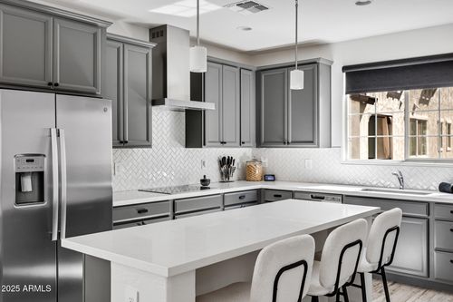 1696 E Hampton Ln, Gilbert, AZ, 85295-6059 | Card Image