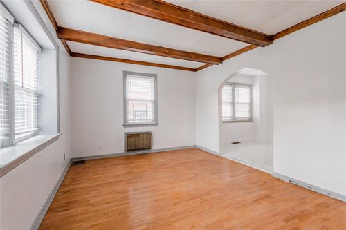 32-12 208th St, Bayside, NY, 11361 | Card Image