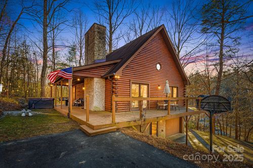 1 Lynnette Dr, Fairview, NC, 28730-9769 | Card Image