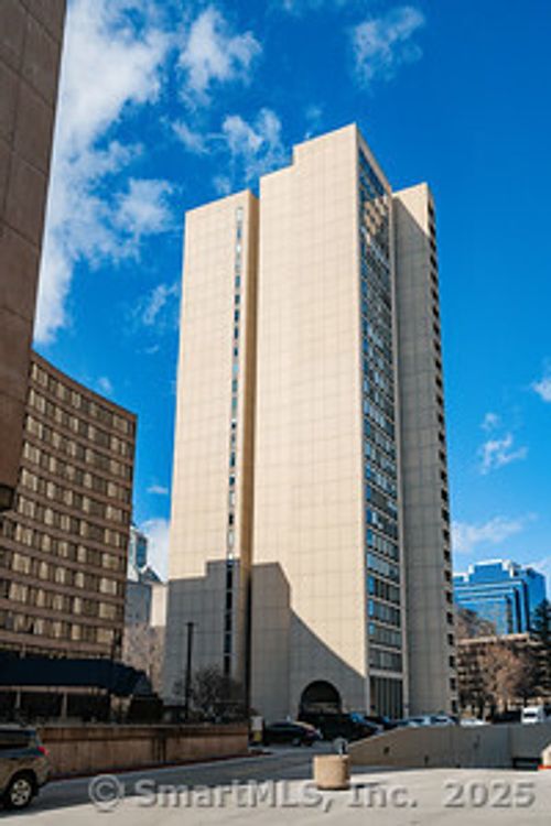 apt-17d-1 Gold St, Hartford, CT, 06103-2931 | Card Image