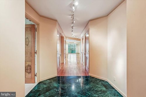 13031304-5600 Wisconsin Avenue, CHEVY CHASE, MD, 20815 | Card Image