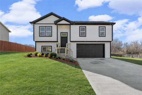 3416 Iowa St, Leavenworth, KS, 66048-5714 | Card Image