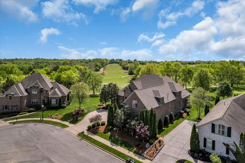 1055 Litchfield Pl, Gallatin, TN, 37066-5611 | Card Image