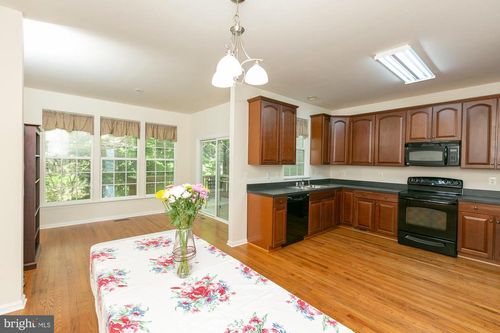39 Swearingen Way, SHEPHERDSTOWN, WV, 25443-4828 | Card Image