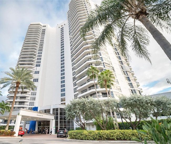 303 - 19101 Mystic Pointe Dr, Condo with 2 bedrooms, 2 bathrooms and null parking in Aventura FL | Image 1