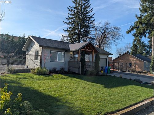 8818 Se Rhone St, Portland, OR, 97266 | Card Image