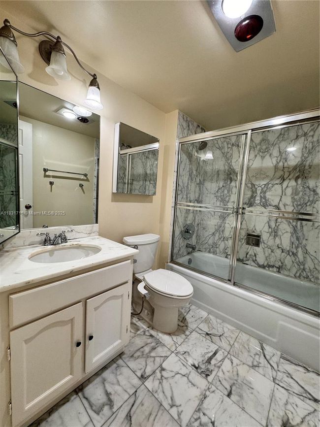 APT-2807 - 1370 S Ocean Blvd, Condo with 2 bedrooms, 2 bathrooms and null parking in Pompano Beach FL | Image 4