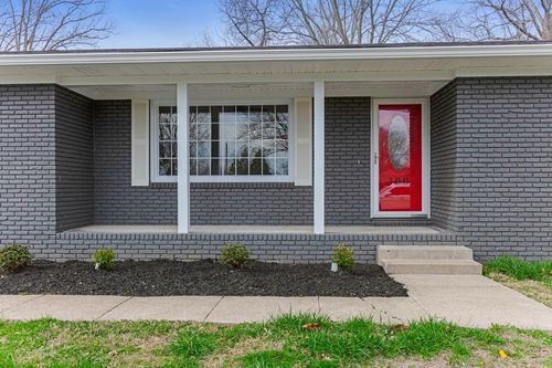 300 Donna Dr, Hopkinsville, KY, 42240-5220 | Card Image
