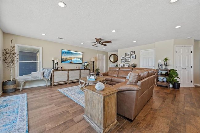 11320 Cedar Gully Rd, House other with 3 bedrooms, 2 bathrooms and 3 parking in Beach City TX | Image 23
