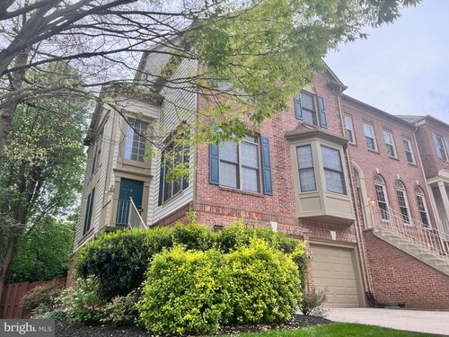 9512 Lagersfield Cir, VIENNA, VA, 22181-6173 | Card Image