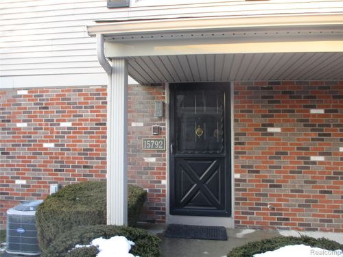 15792 Cambridge Dr, Clinton Twp, MI, 48038-1007 | Card Image