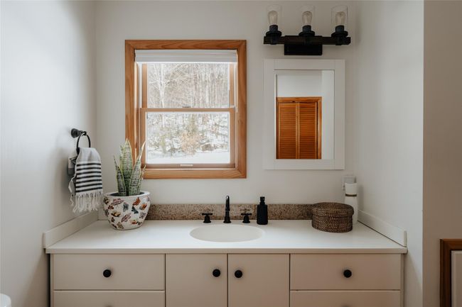 Bathroom with vanity | Image 14