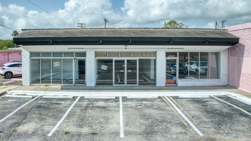 4343 S Alameda St, Corpus Christi, TX, 78412-2411 | Card Image