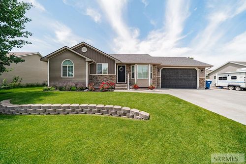 1507 Avon Ln, Idaho Falls, ID, 83401-3794 | Card Image