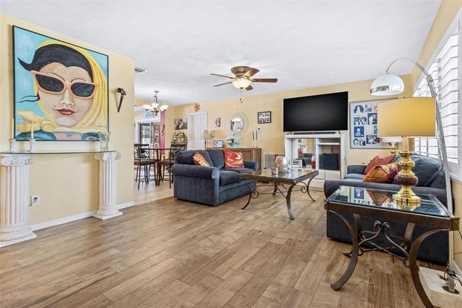 Large living area off dining room | Image 11