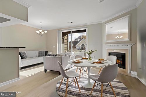 apt-201-12909 Alton Sq, HERNDON, VA, 20170-5832 | Card Image