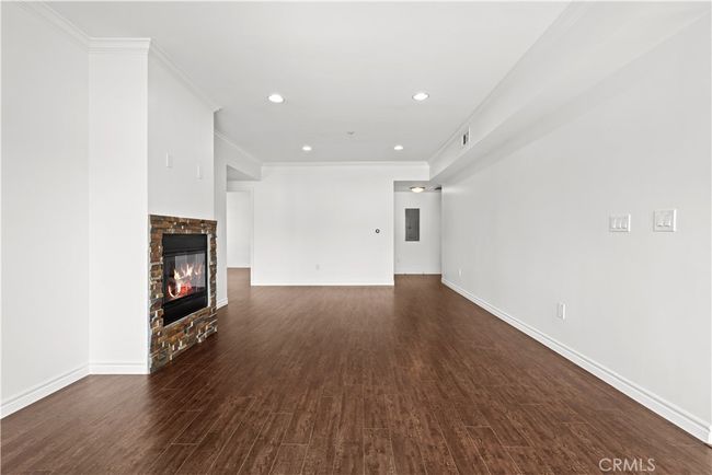 APT-503 - 5633 Carlton Way, Condo with 2 bedrooms, 2 bathrooms and 2 parking in Hollywood CA | Image 7