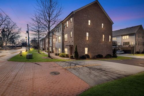2775 Bell Dr Se, Smyrna, GA, 30080-2601 | Card Image