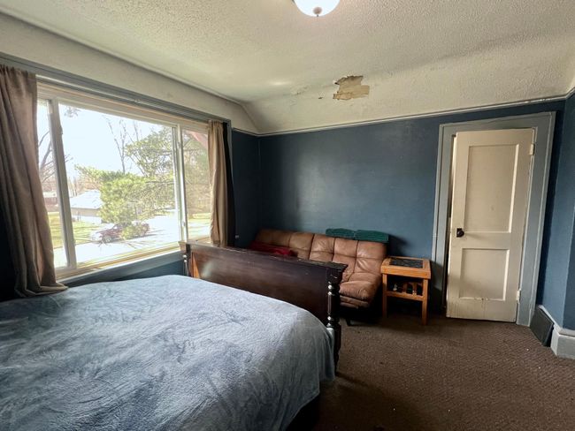 Upper bedroom features 2 large walk-in closets | Image 16