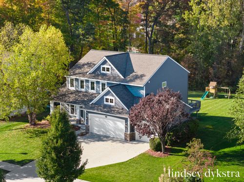 9545 Sunset Ridge Dr Ne, Rockford, MI, 49341-7116 | Card Image