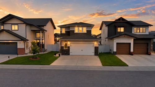 101 Longmire Close, Red Deer, AB, T4R0T1 | Card Image