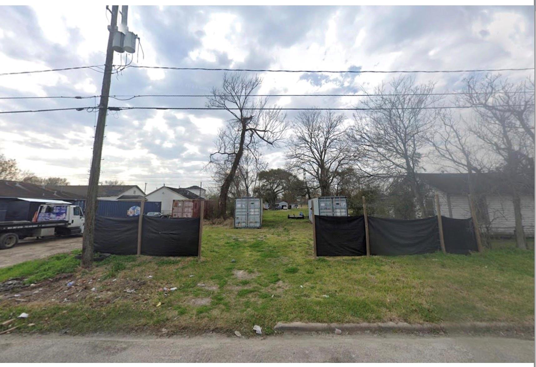 Land in Houston 2