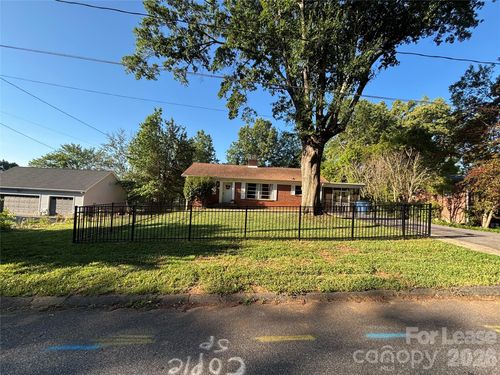 1921 4th Ave Nw, Hickory, NC, 28601-4610 | Card Image