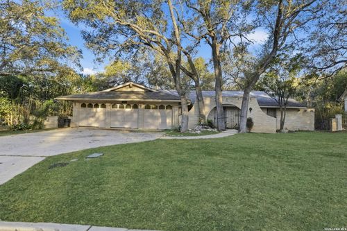 103 Castleoaks Dr, Castle Hills, TX, 78213-2304 | Card Image