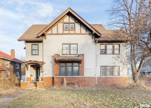 2501 Brady St, Davenport, IA, 52803-2605 | Card Image