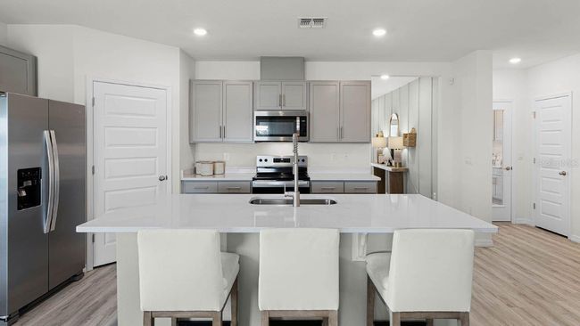 33620 Seattle Slew Dr, House other with 5 bedrooms, 3 bathrooms and null parking in SORRENTO FL | Image 9