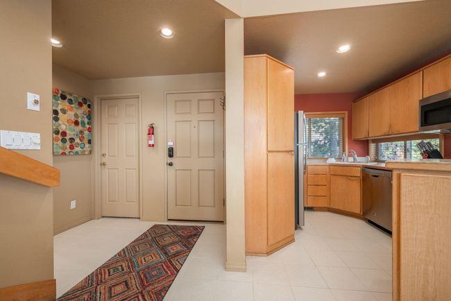 42-web-or-mls-1-16-25 19717 Mt Bachelor | Image 4