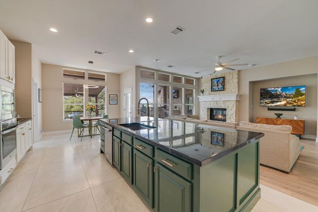 Walls of windows bring the outside in! | Image 12