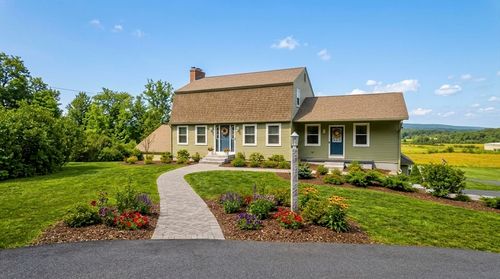 916 S East Street, Amherst, MA, 01002 | Card Image