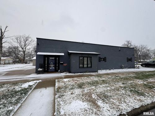 424 College Ave, Centralia, IL, 62801-2515 | Card Image