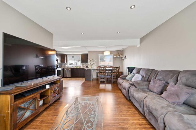 83 Penmeadows Place Se, House other with 4 bedrooms, 2 bathrooms and 2 parking in Calgary AB | Image 9